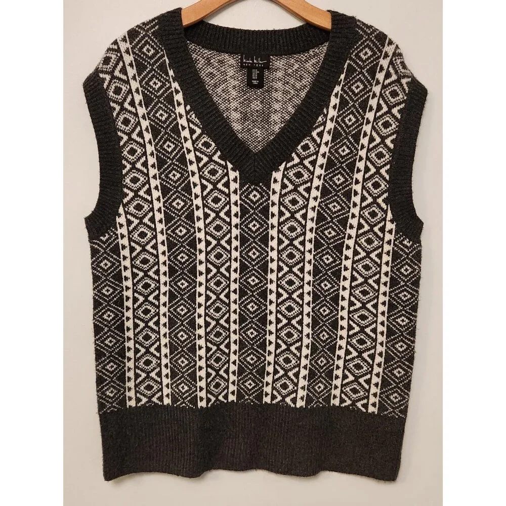 Nicole Miller V-Neck Vest Sweater Gray Black White‎ Diamond Pattern Medium NEW